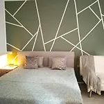 Charme Apartment In The Centre